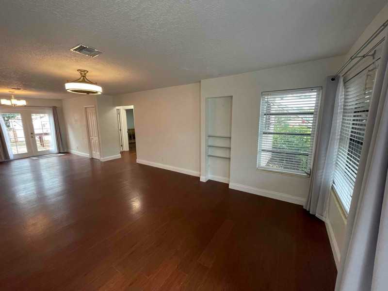 254 Sw 6th St - Photo 6 of 29