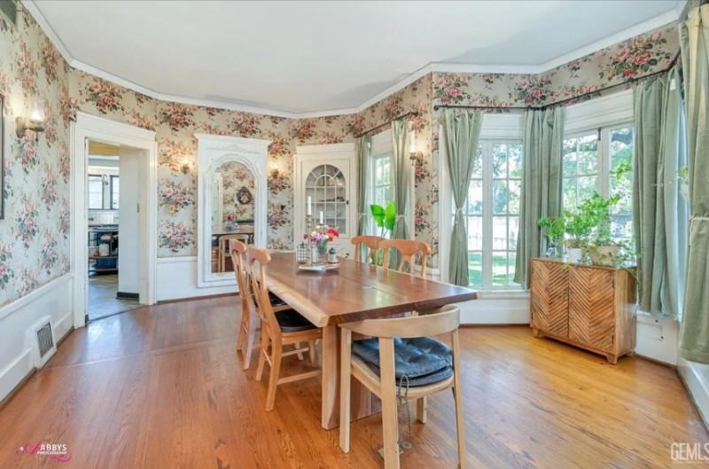 730 Holtby Rd - Photo 3 of 17