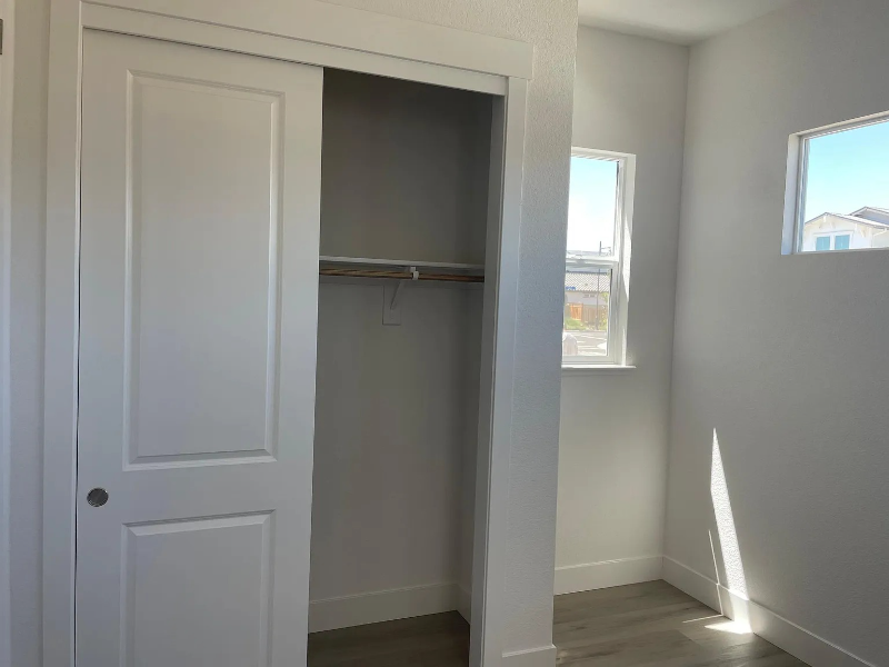 2284 Mulholland Dr - Photo 4 of 6