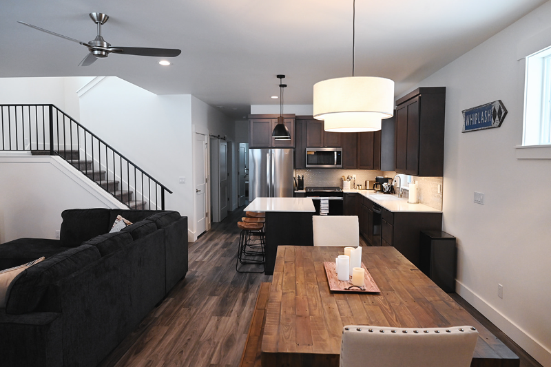 180 W Dustarr Ln - Photo 3 of 20