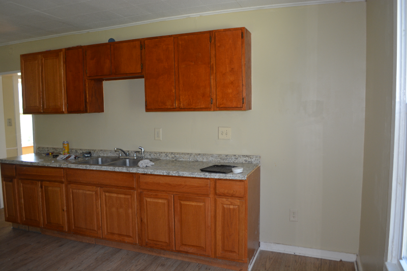 1537 Howard Ave - Photo 2 of 19