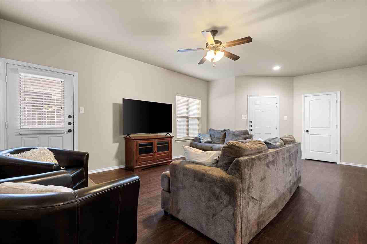 1210 Preston Trl #B2 - Photo 5 of 10