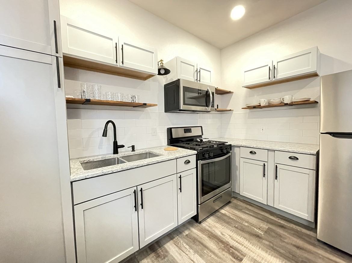 521 W Craig Pl #2 - Photo 4 of 20