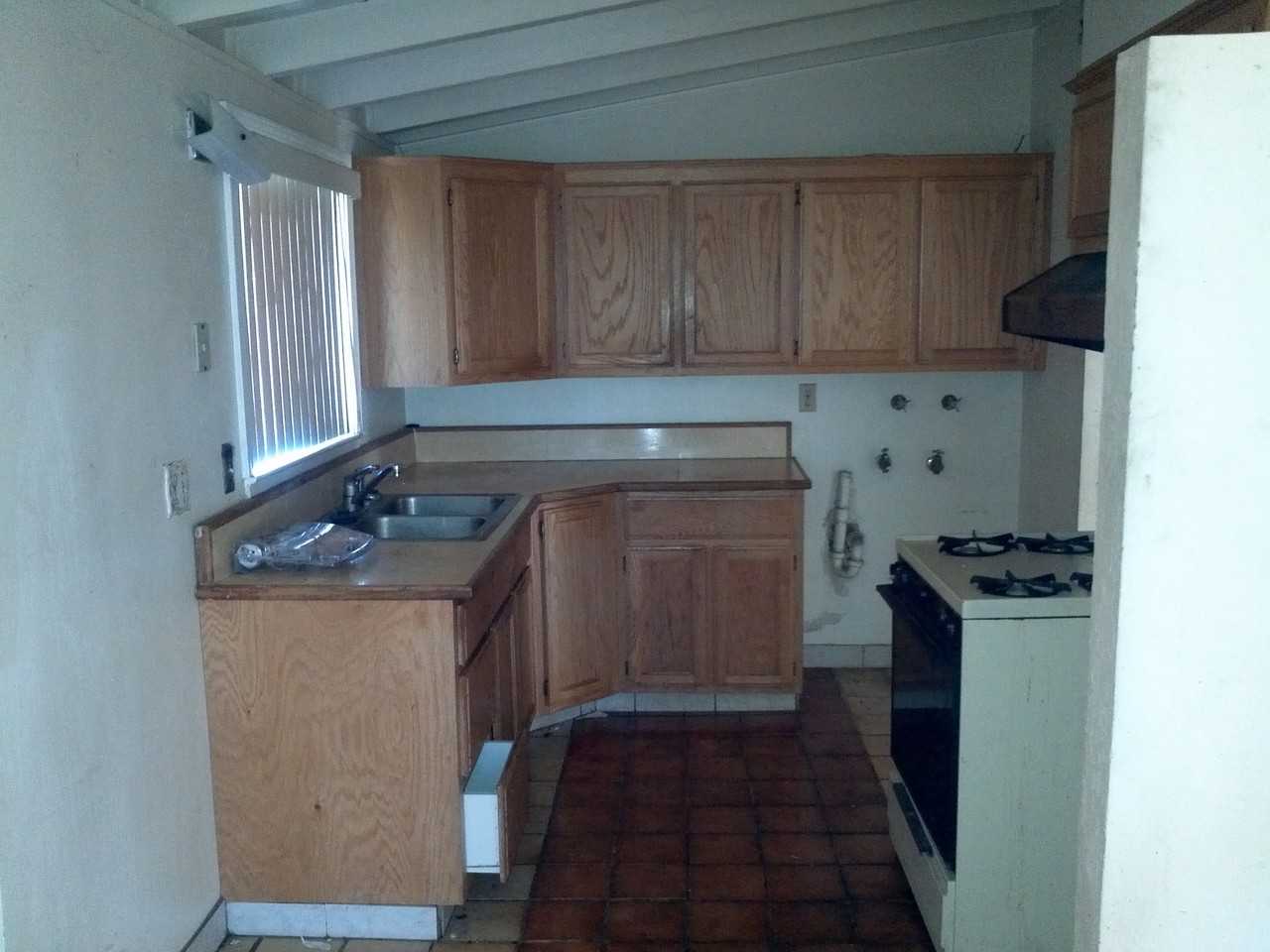 3601 Van Owen St - Photo 3 of 5