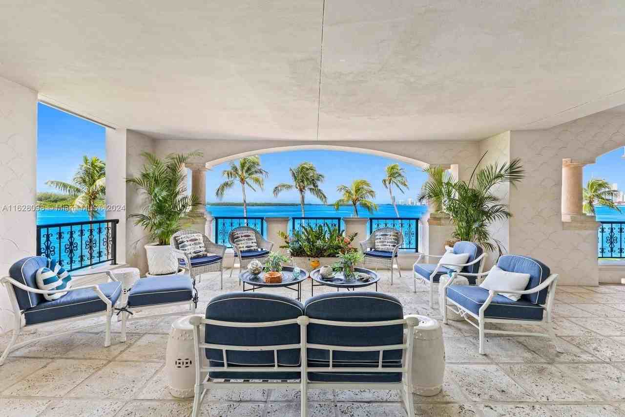 5221 Fisher Island Dr #5221 - Photo 4 of 43