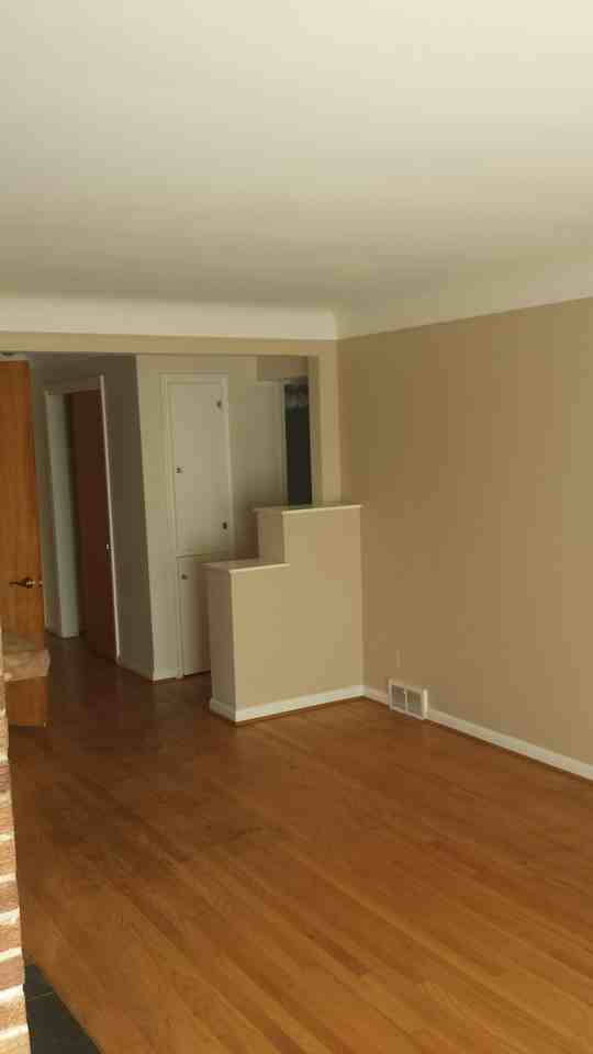 22639 Cherry Hill St - Photo 3 of 7