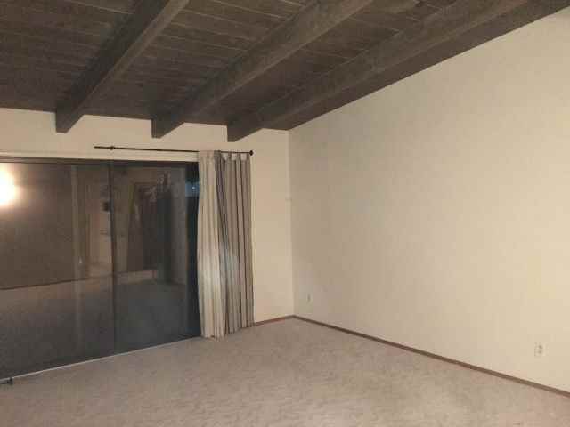 28333 Rochelle Ave - Photo 3 of 9