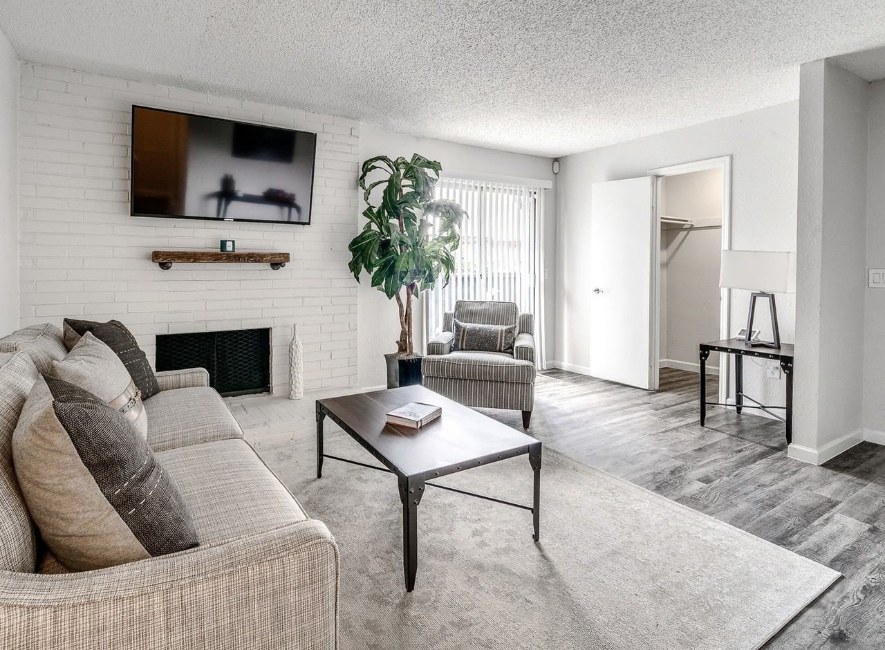 The Izzy - Photo 4 of 29