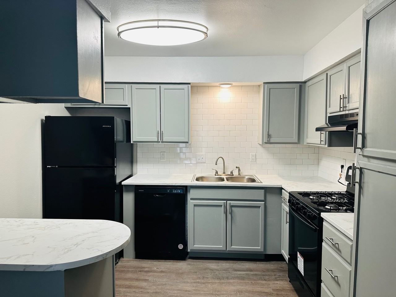 Villas on 50th - Photo 4 of 7