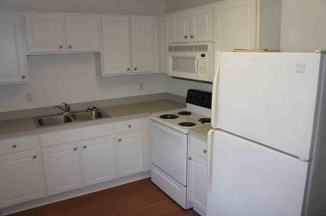 686 17th St - Photo 3 of 18