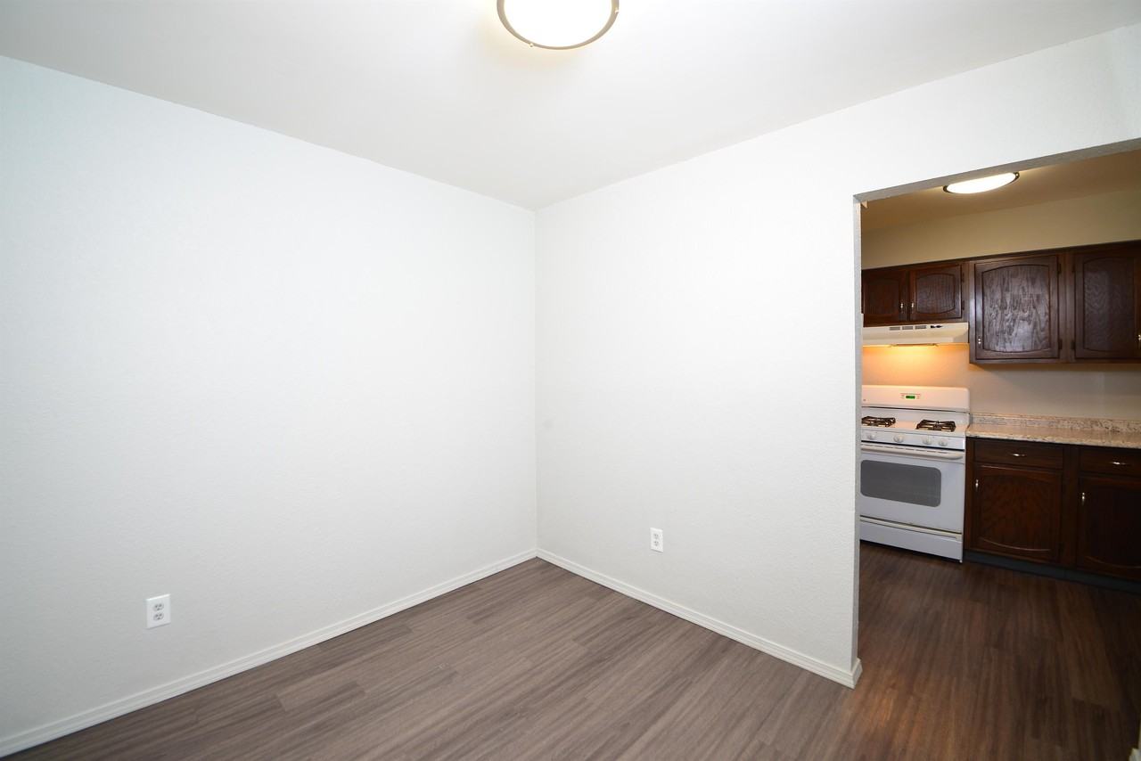 SAM - 6012 - Photo 3 of 15