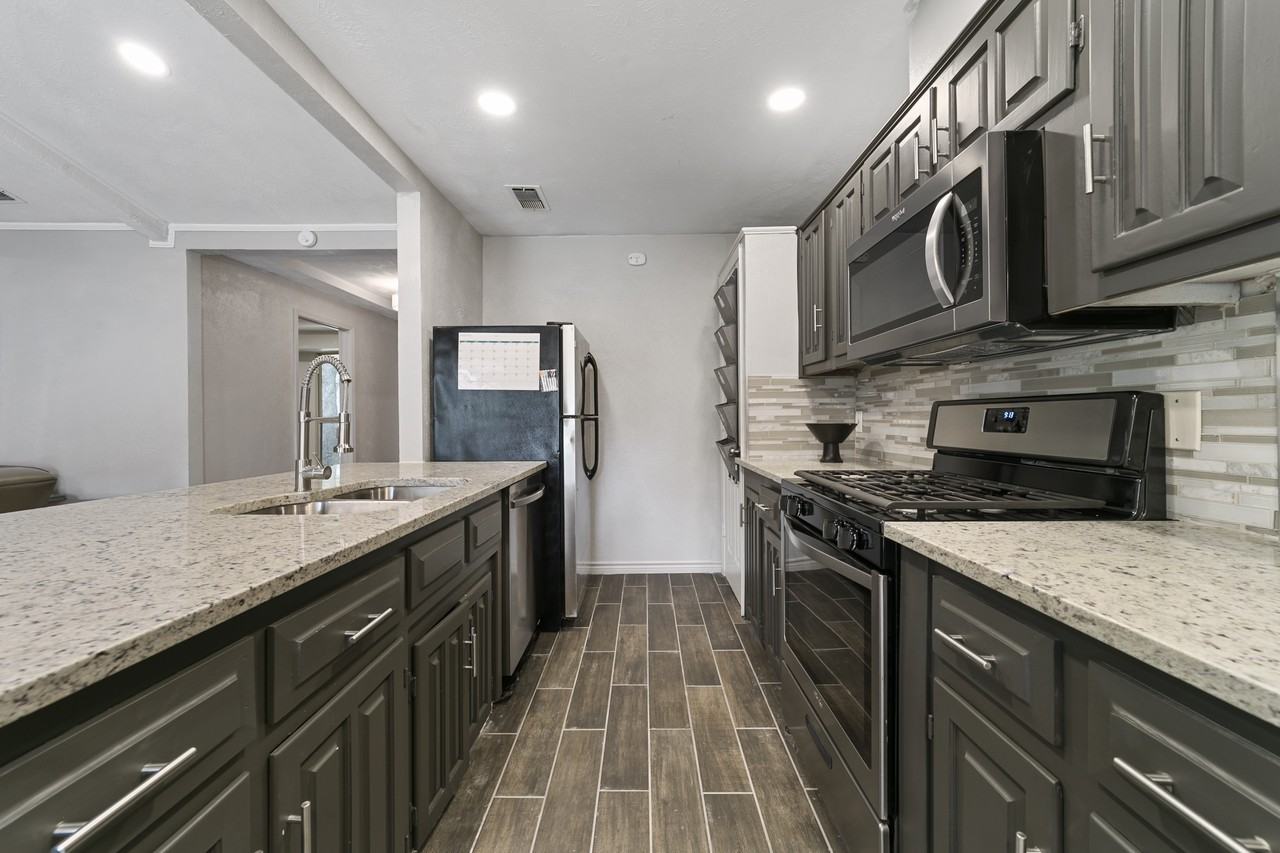 Hanna Cir & Laurie Ave #1B - Photo 6 of 33