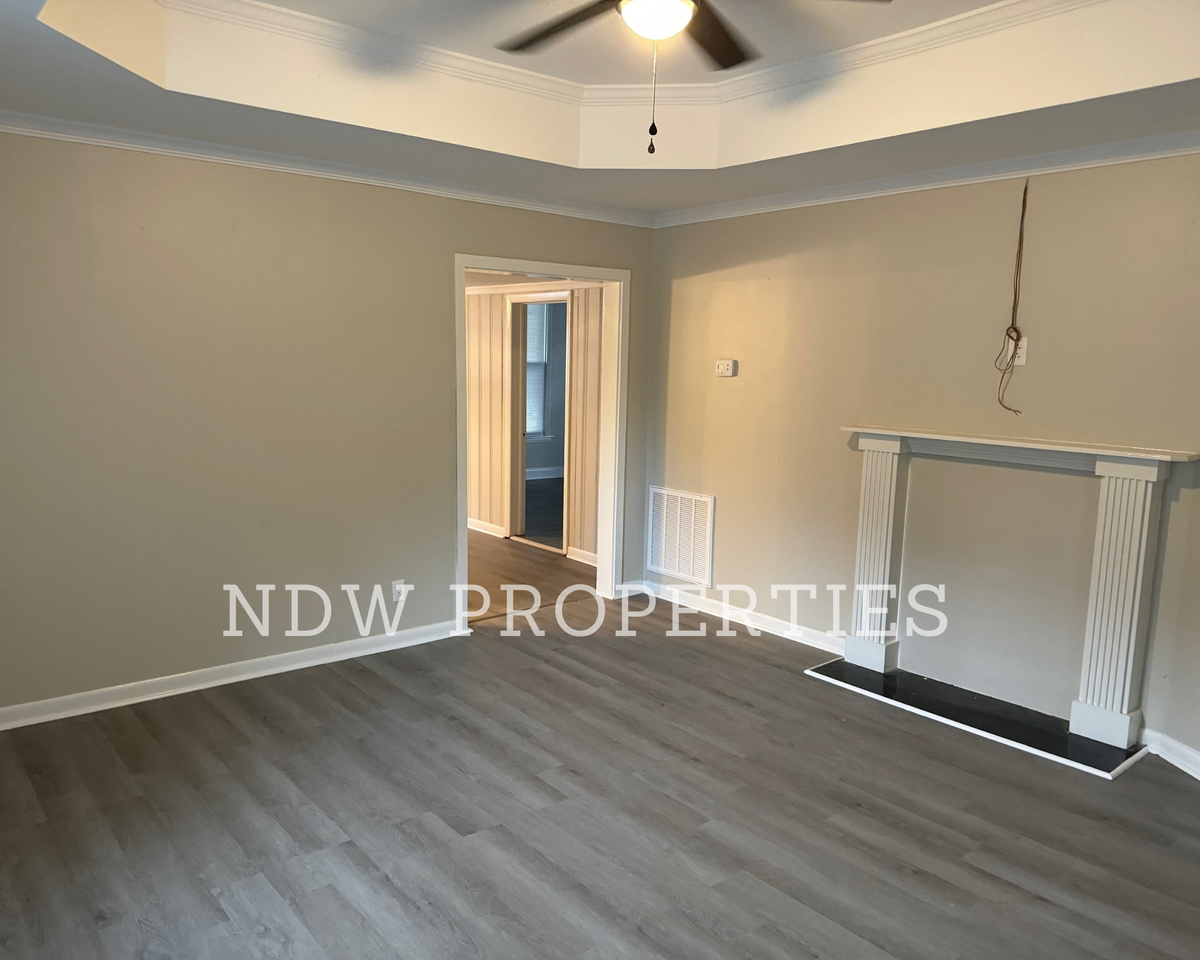1013 W Oak St #NA - Photo 6 of 9