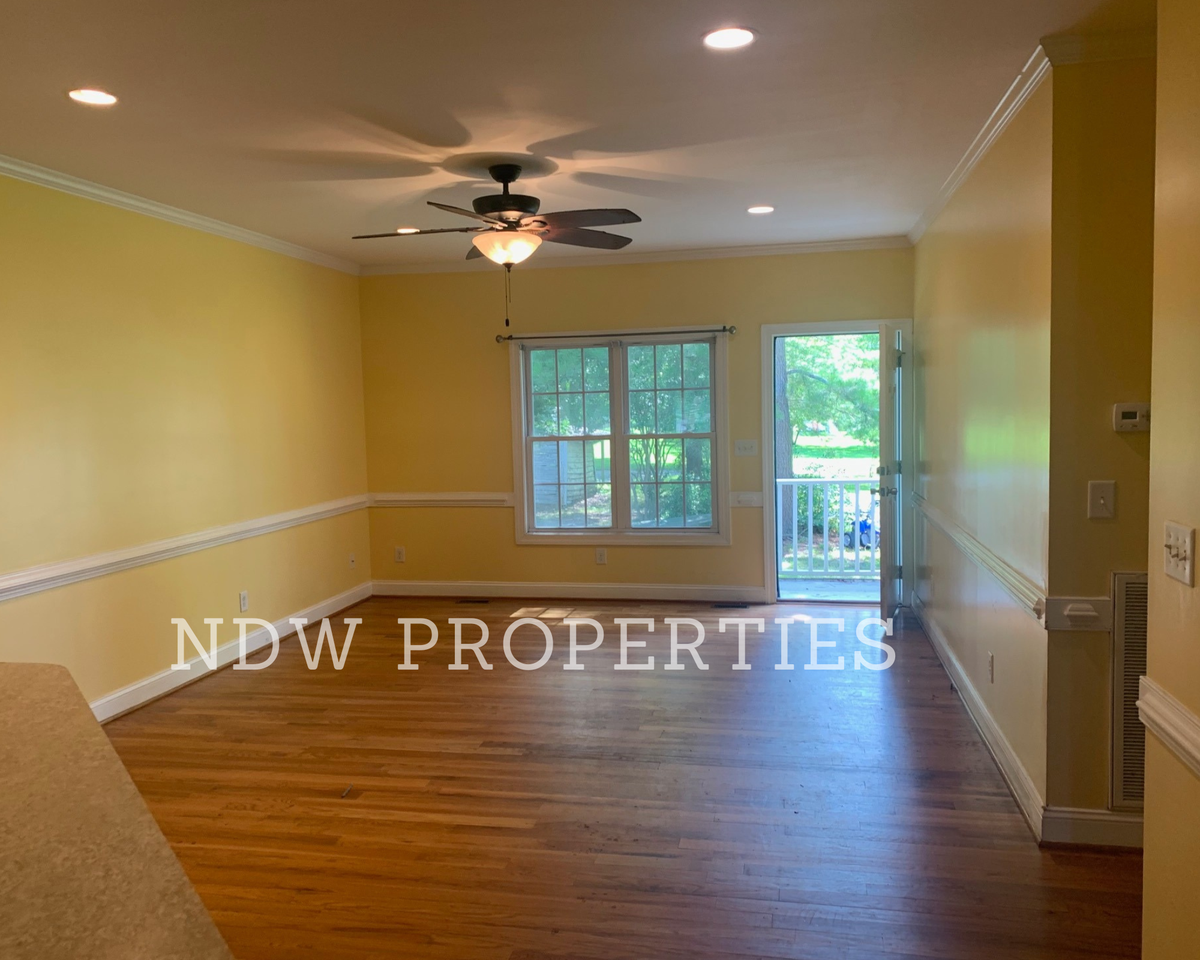 185 S White St #185 - Photo 2 of 5