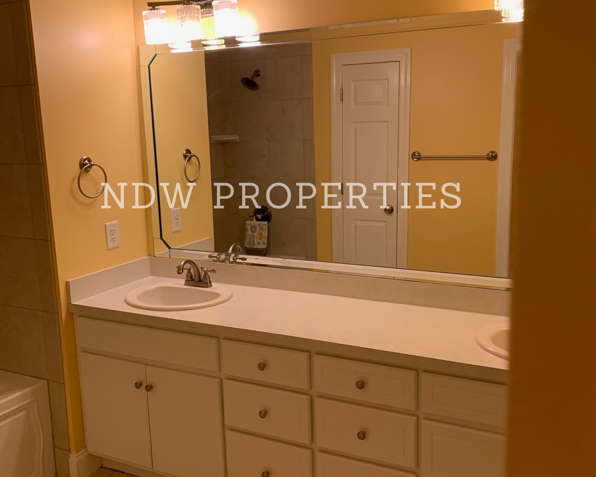 185 S White St #185 - Photo 3 of 5