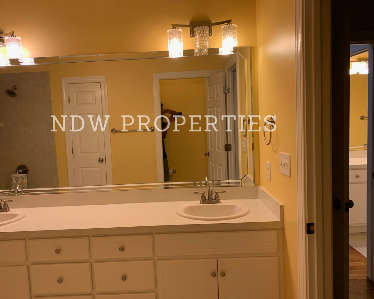 185 S White St #185 - Photo 4 of 5