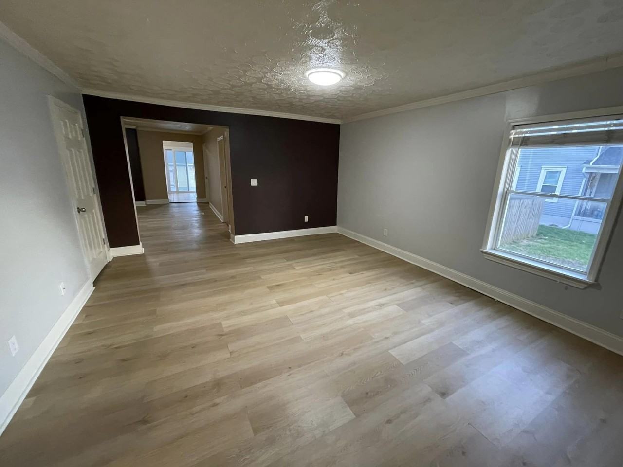 332 E Lincoln St #NA - Photo 5 of 18