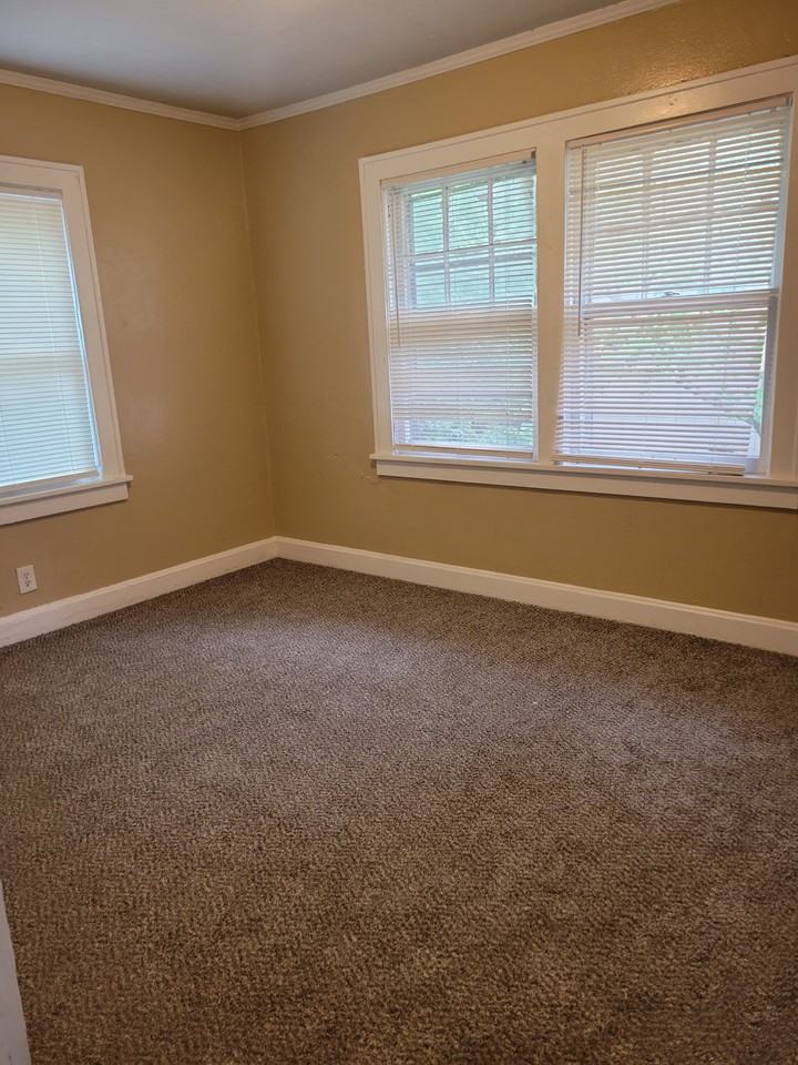 5203 Olive St #NA - Photo 4 of 5