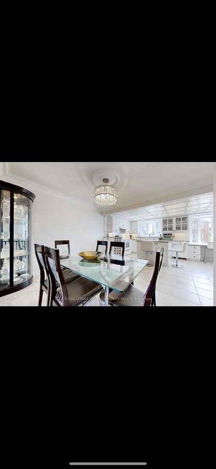 56 Carnival Crt - Photo 2 of 7