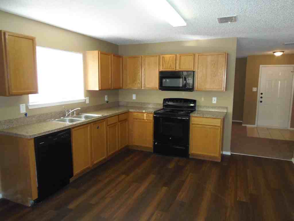 2464 Mallory Ln - Photo 3 of 11