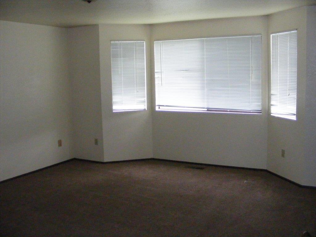 1228 286th St E - Photo 3 of 6