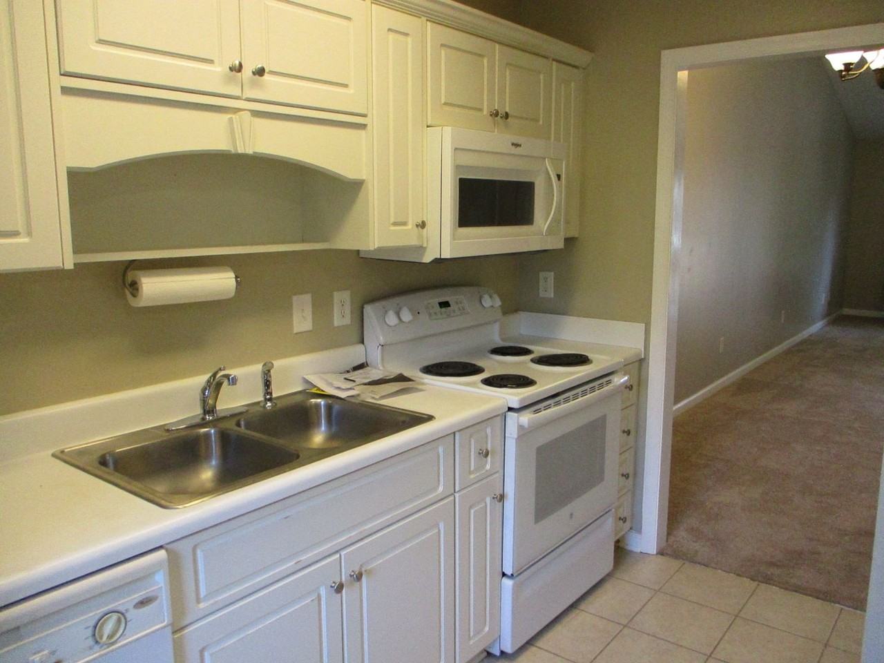 627 Brook Trl - Photo 7 of 21
