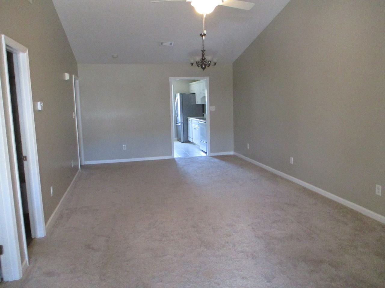 627 Brook Trl - Photo 4 of 21