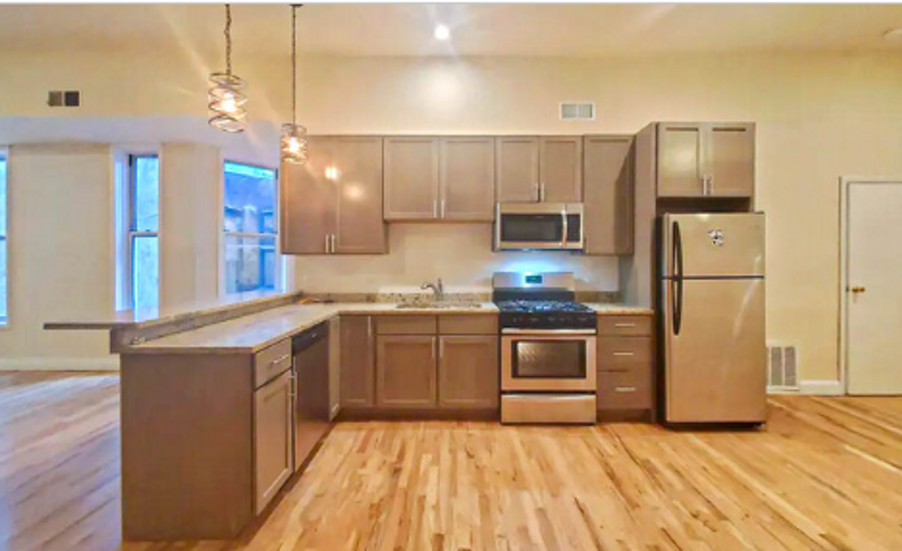 1463 W. CHICAGO - Photo 3 of 15