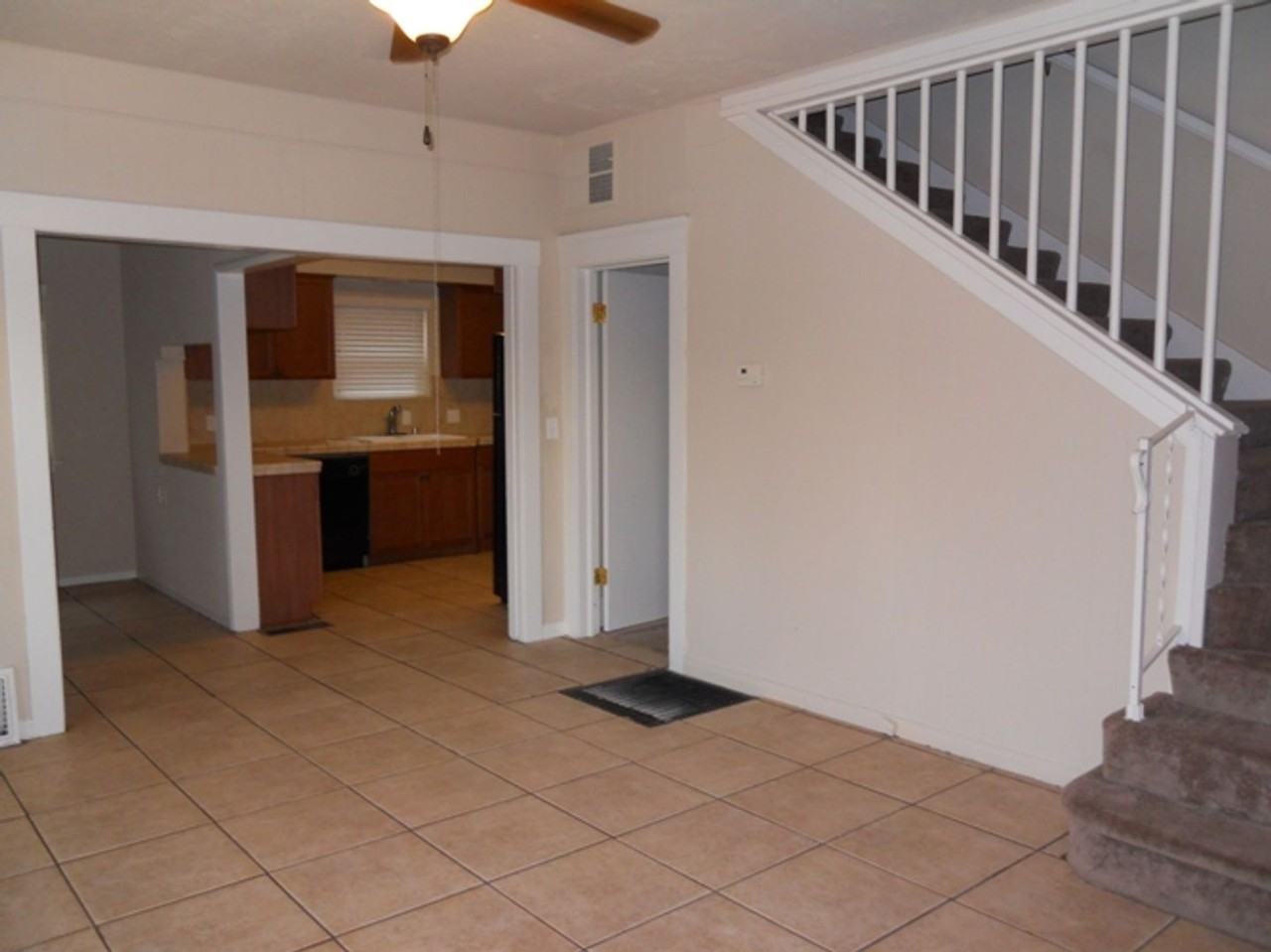 1105 E Bremer Ave - Photo 2 of 9