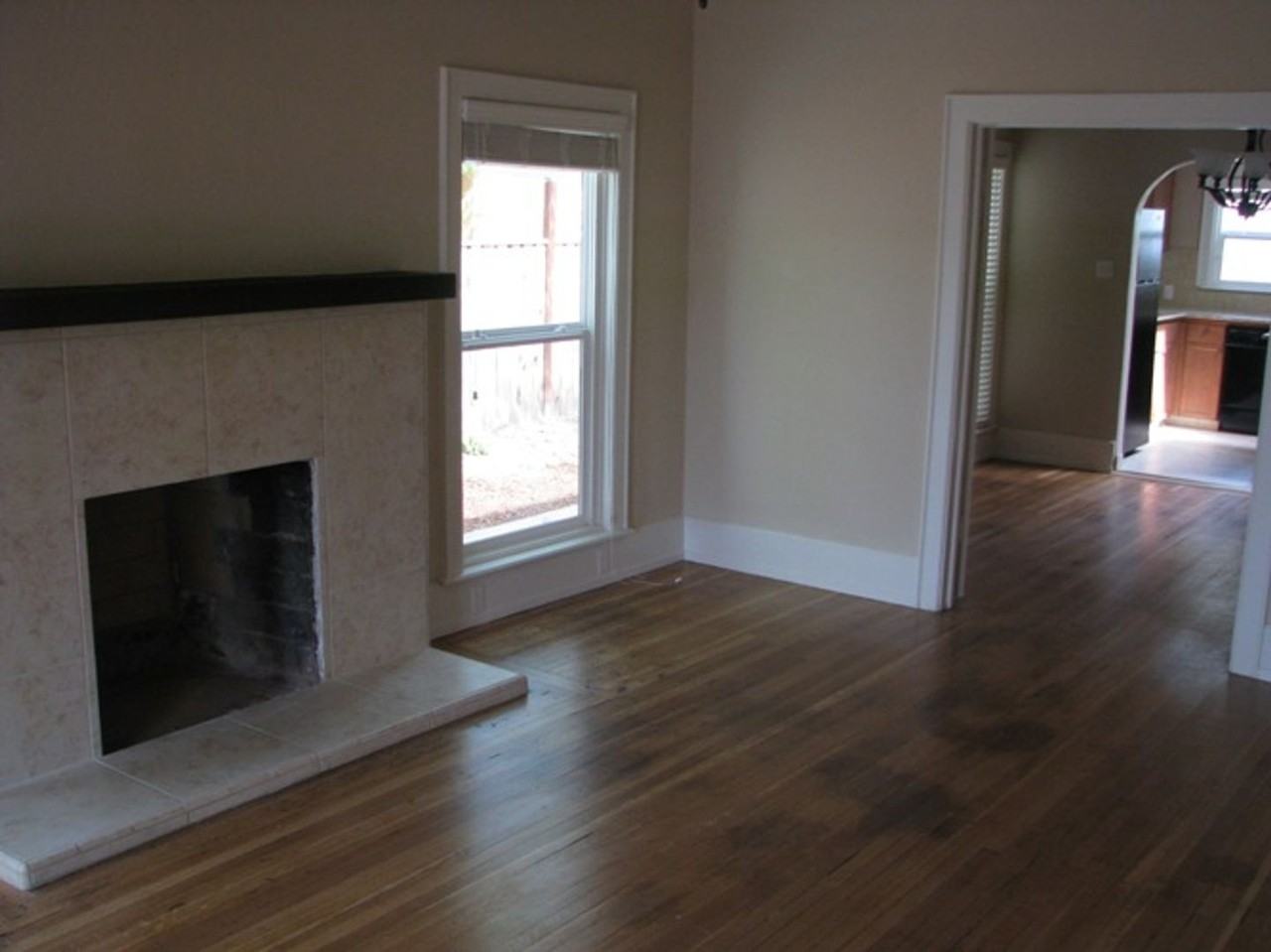 1458 North Poplar Avenue - Photo 3 of 7