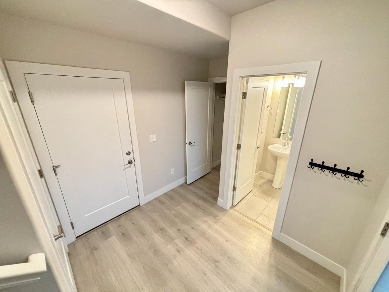 374 S Willow Leaf Rd - Photo 2 of 30