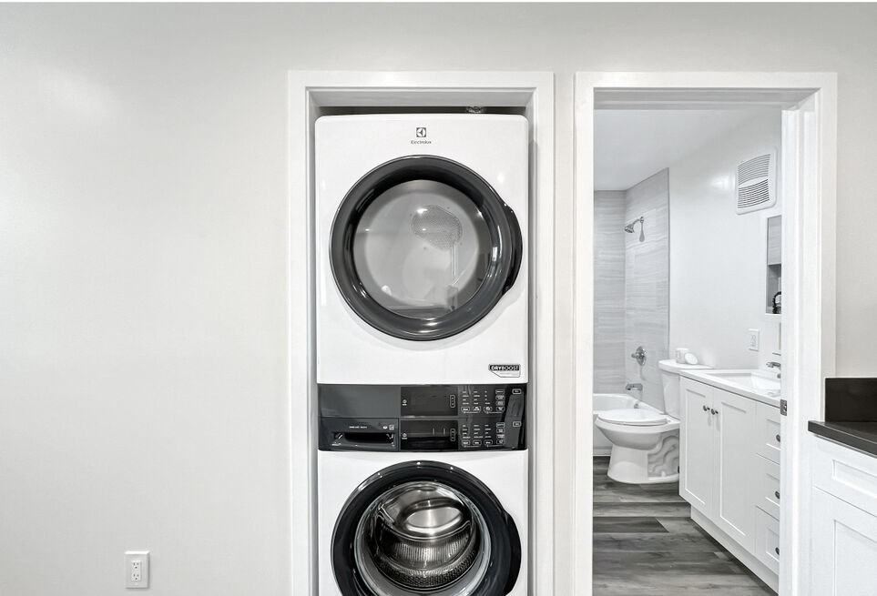 3411 Glenalbyn Drive #1/4 - Photo 3 of 7