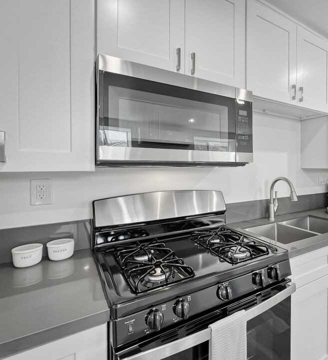 3411 Glenalbyn Drive #1/4 - Photo 2 of 7