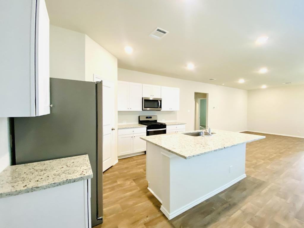 22507 Green Jacket - Photo 5 of 14