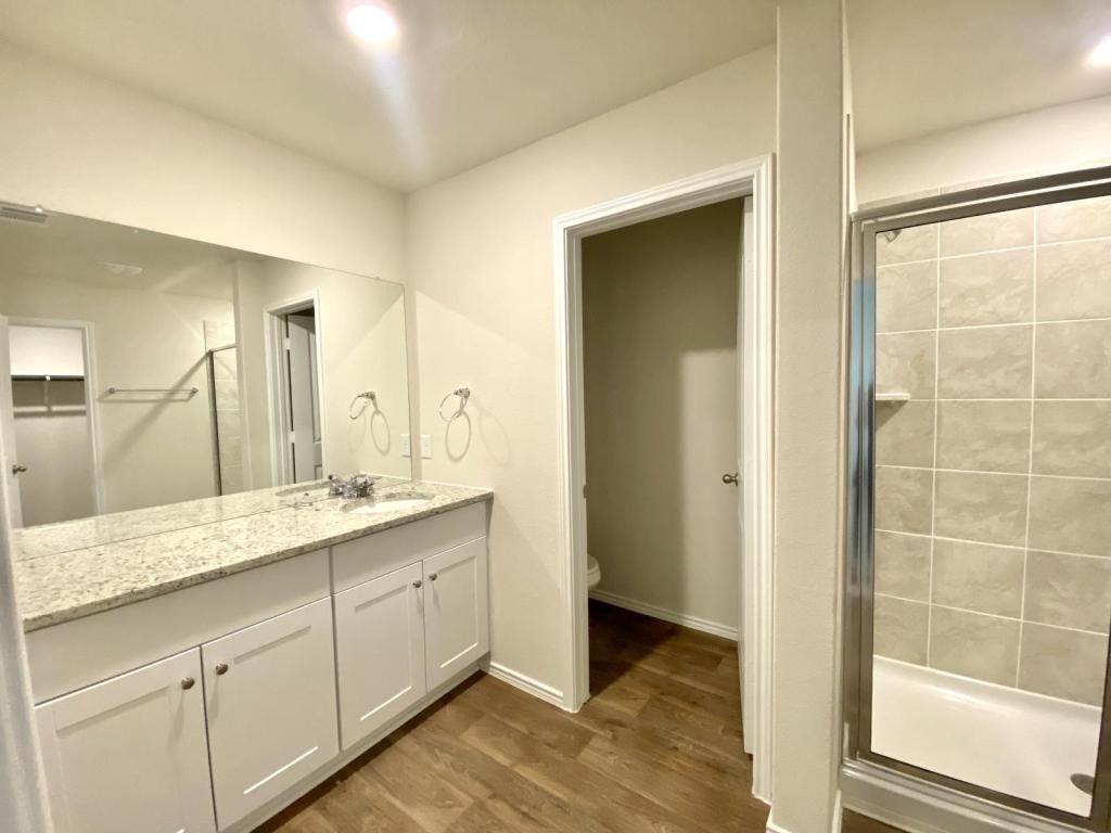 22507 Green Jacket - Photo 7 of 14