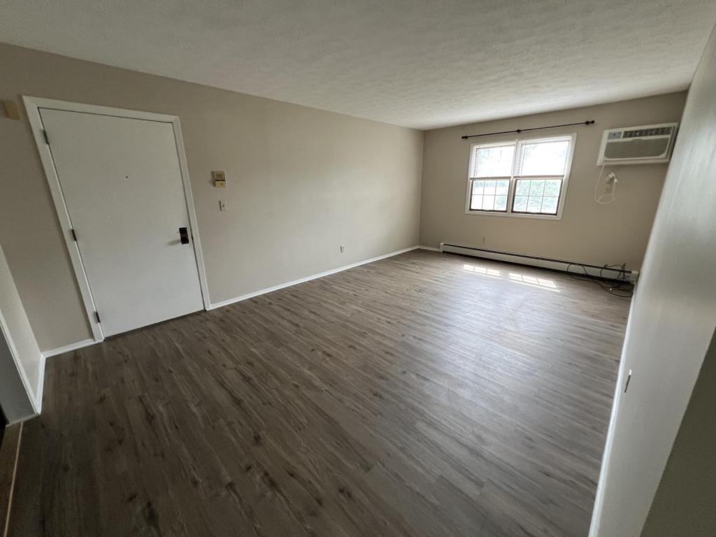 114 Carter Cir - Photo 2 of 10