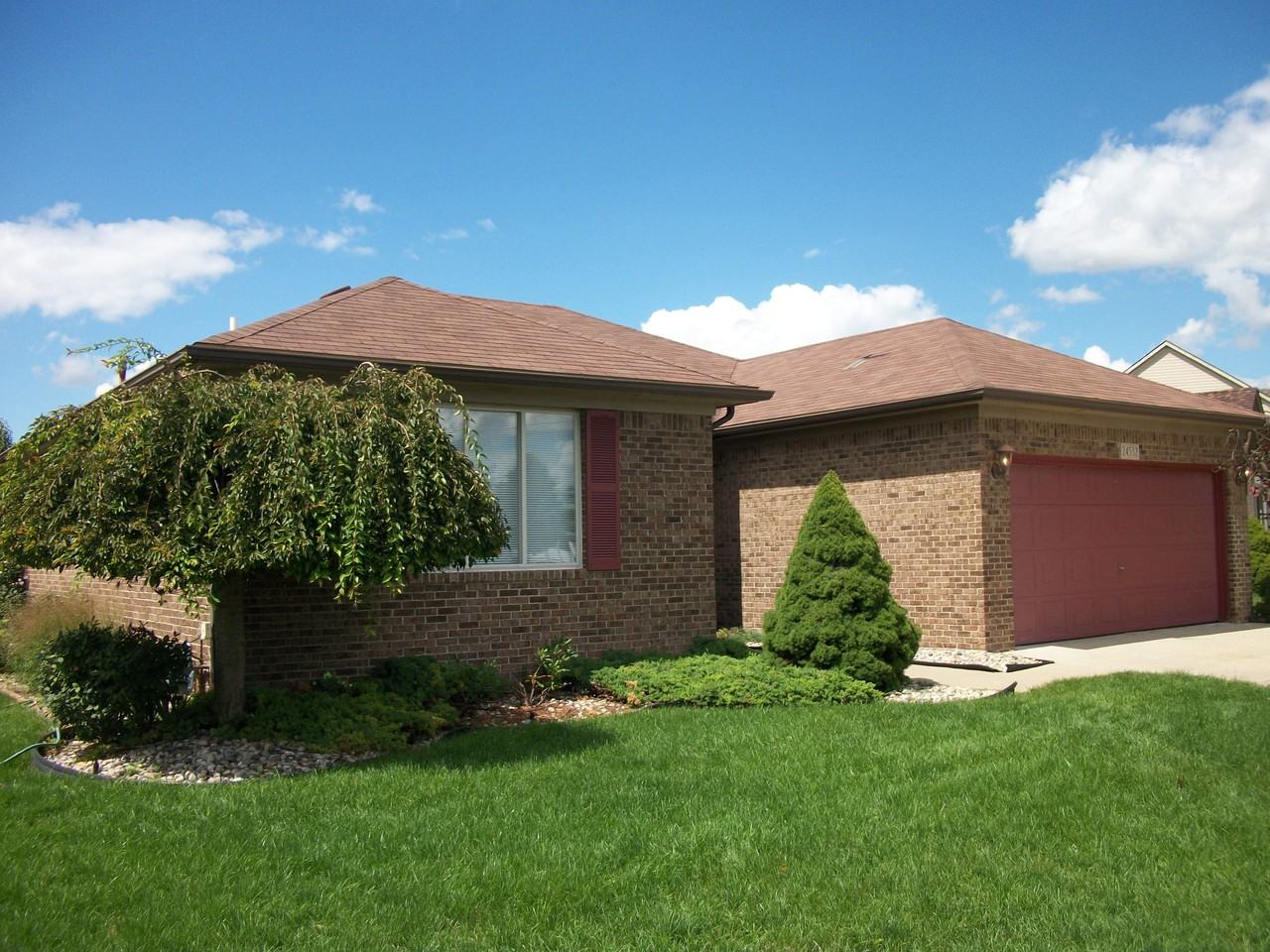 24532 Christian Dr - Photo 2 of 16