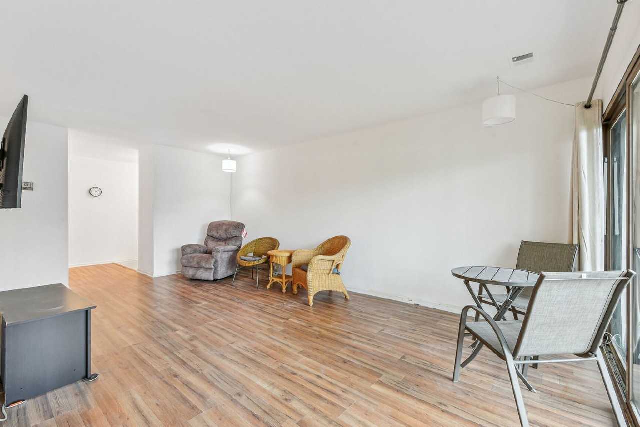 9715 Kings Crown Ct Apt 2 - Photo 4 of 16