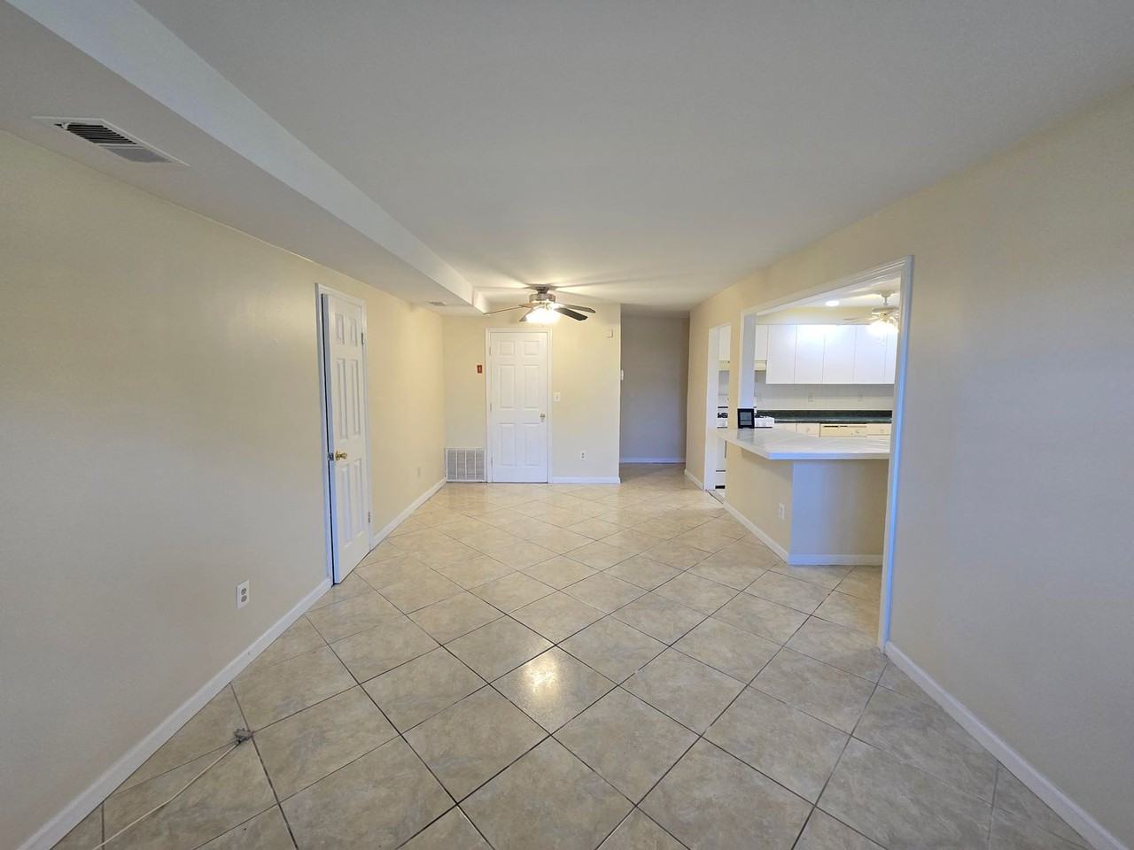 334 College Dr - Photo 2 of 16