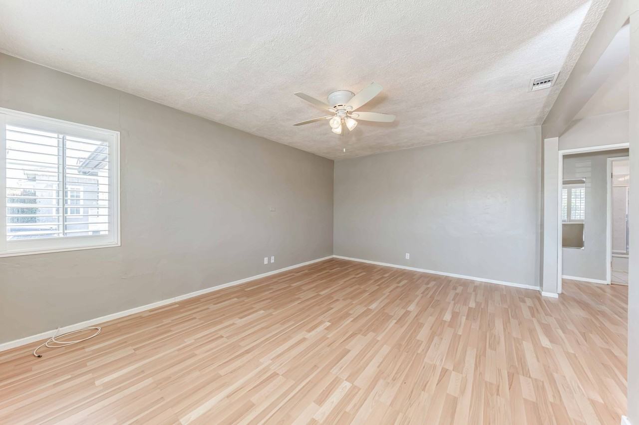 17309 Elgar Ave - Photo 4 of 19