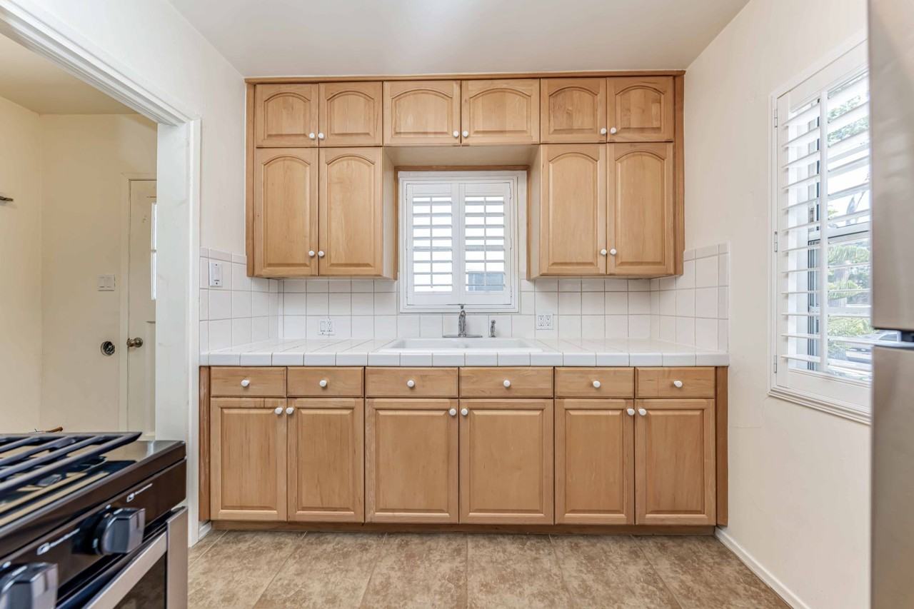 17309 Elgar Ave - Photo 6 of 19