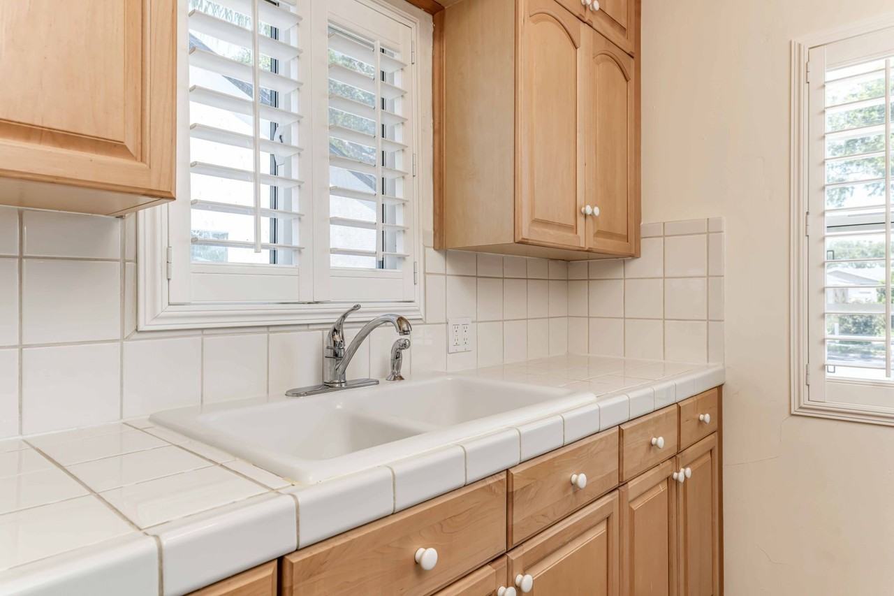 17309 Elgar Ave - Photo 7 of 19