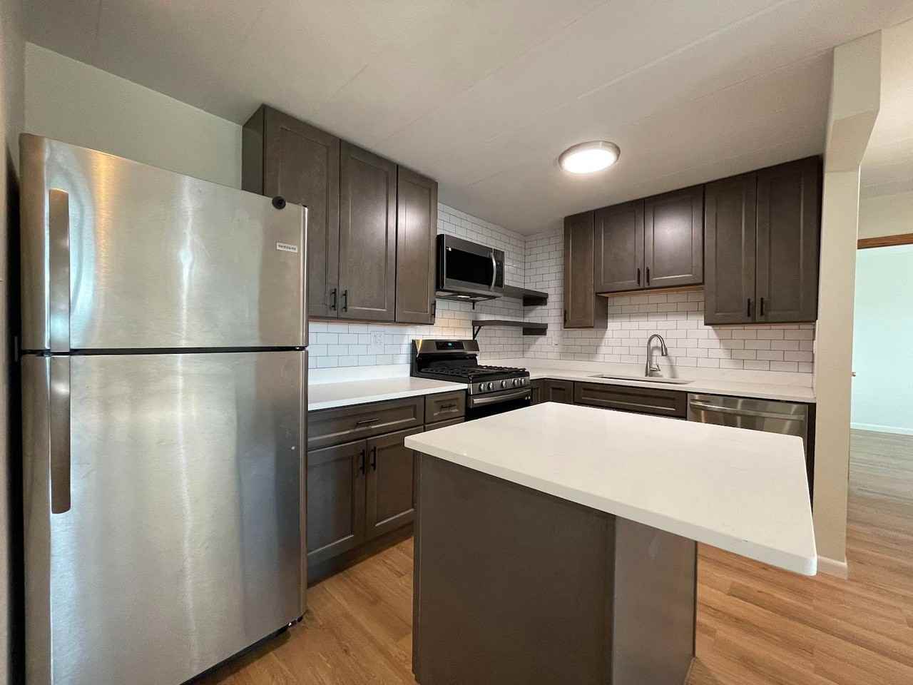 6501 Archer Ave - Photo 3 of 20