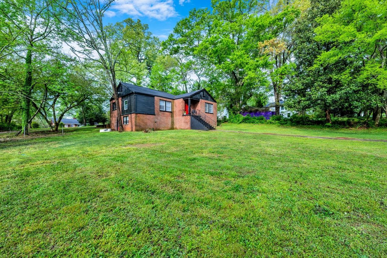 220 Pine Tree Ln - Photo 2 of 29