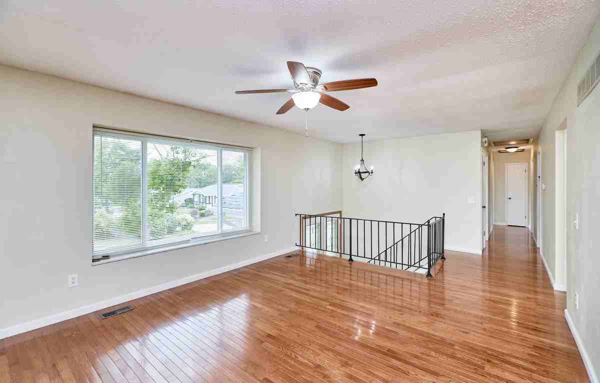 241 Valleyoak Ct - Photo 3 of 25