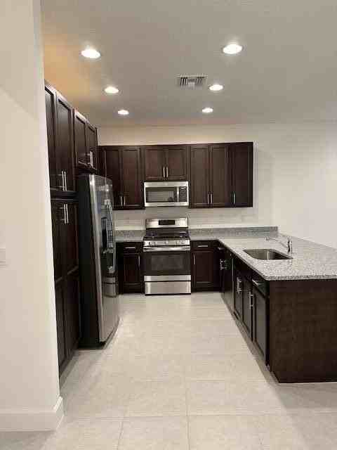 11785 Sw Oceanus Blvd - Photo 3 of 10