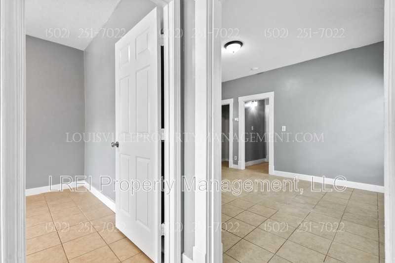 1719 Bolling Ave - Photo 2 of 15