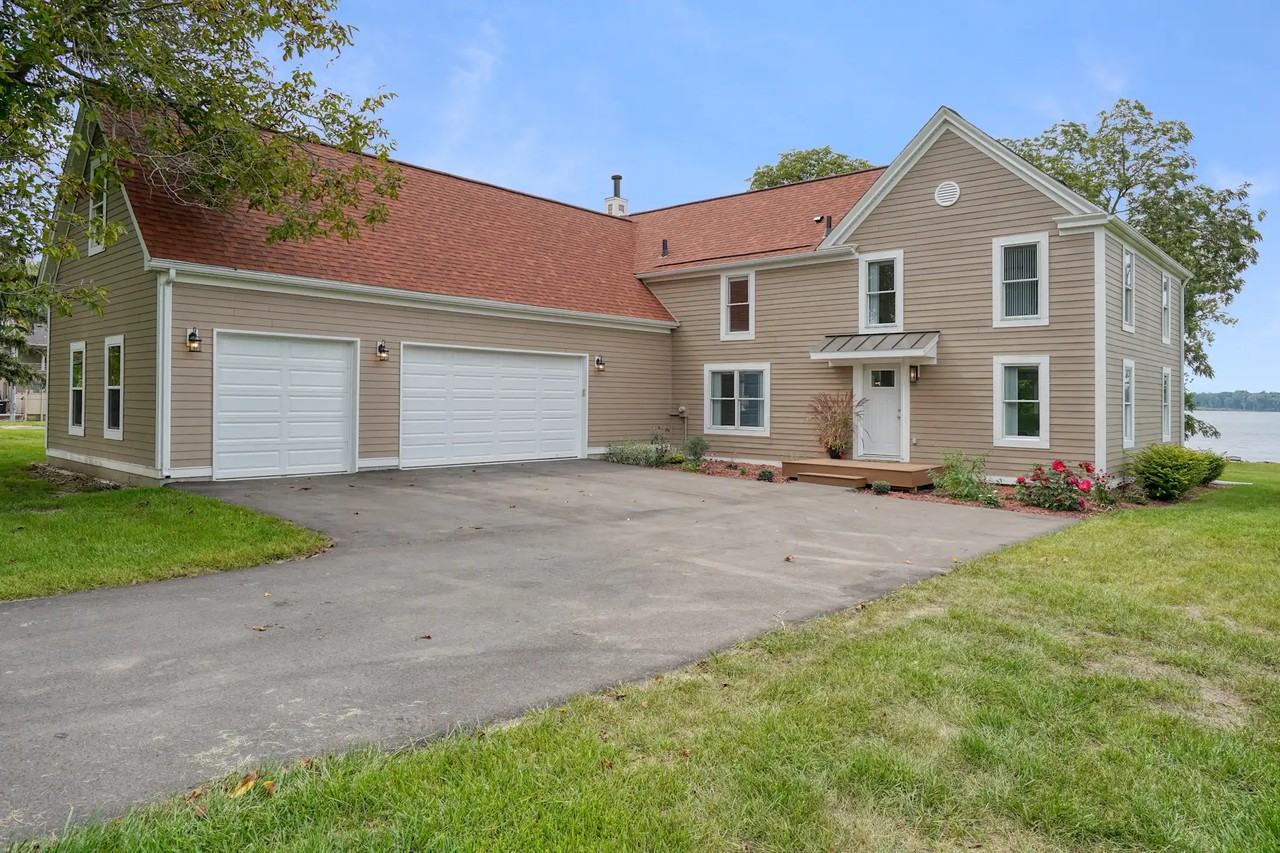 27740 Southpointe Rd - Photo 2 of 26