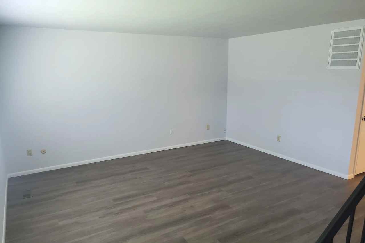 2632 W Woodlawn Ave - Photo 2 of 17