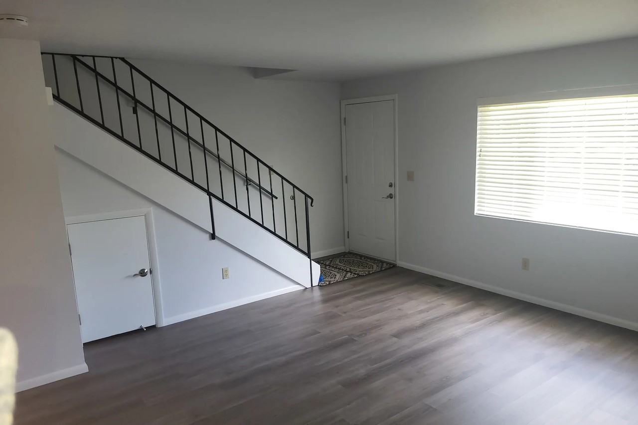 2632 W Woodlawn Ave - Photo 3 of 17